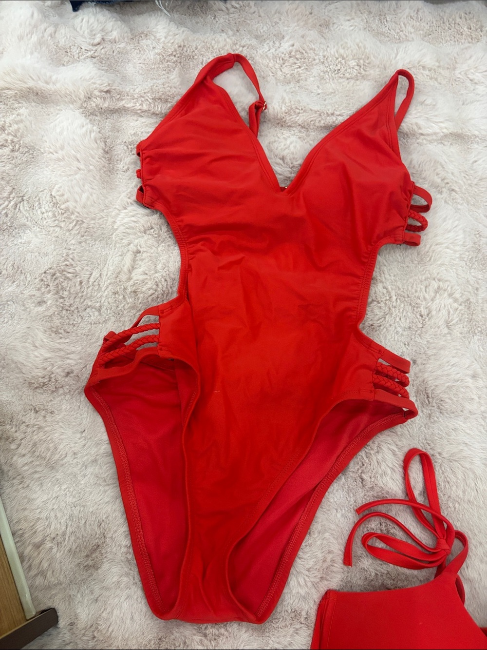 Shade ShoreOne-Piece Swimsuit - V-Neck Cutout Style